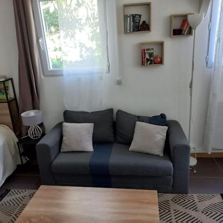 ז'נווילייה Maisonnette Au Calme מראה חיצוני תמונה