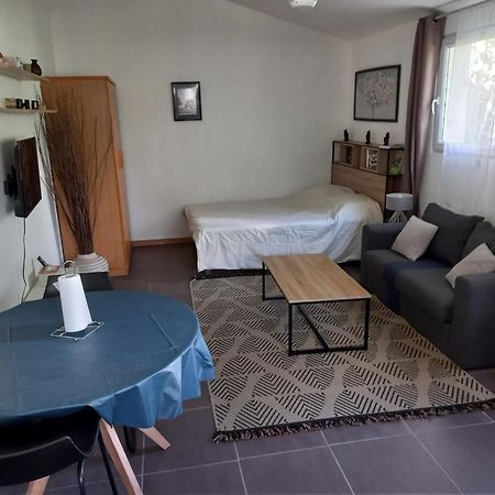 ז'נווילייה Maisonnette Au Calme מראה חיצוני תמונה